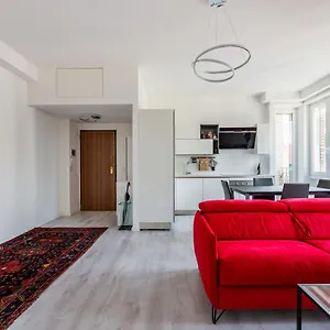Garibaldi & Gae Aulenti Modern With Private Parking! Appartement Milan